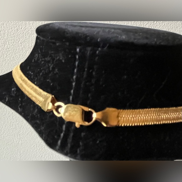 18” Gold Plated Herring Bone Necklace ✨ - Picture 7 of 9